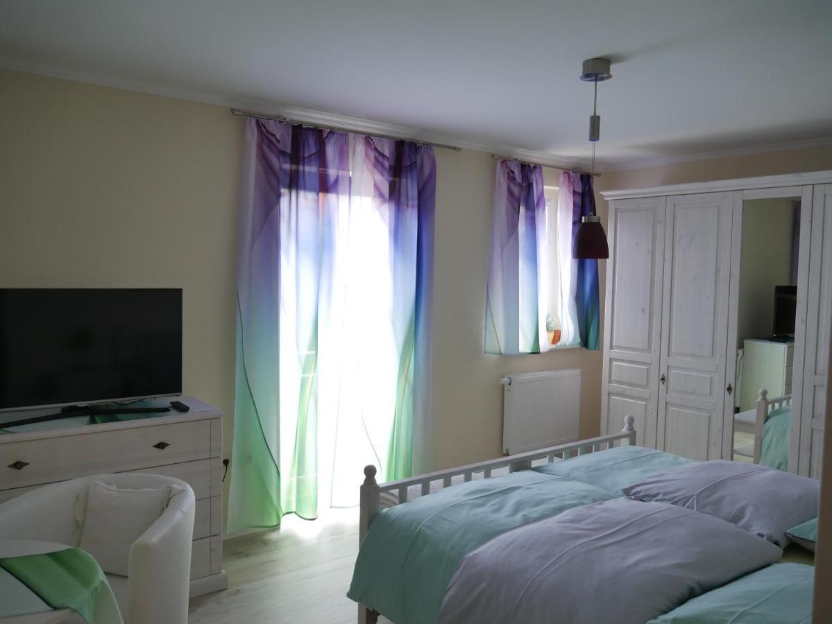 Ferienzimmer Weltenbummler,Райнсберг Екстериор снимка