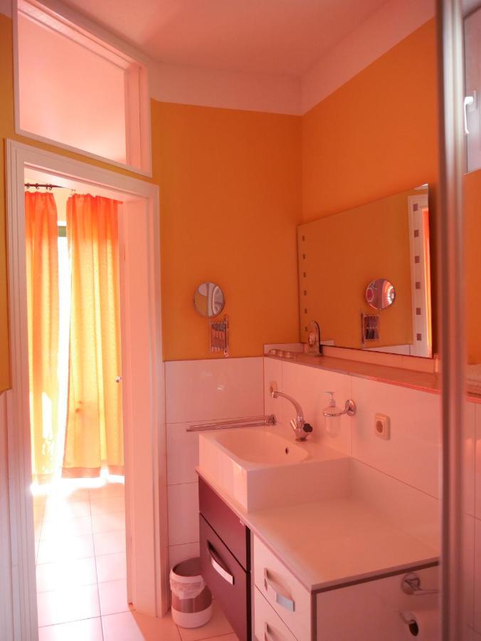 Ferienzimmer Weltenbummler,Райнсберг Екстериор снимка